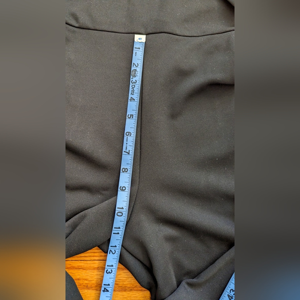 SOLD 🚫 Chic Petite Black & White Color Block Cross Front Neck Jumpsuit - Picture 10 of 16